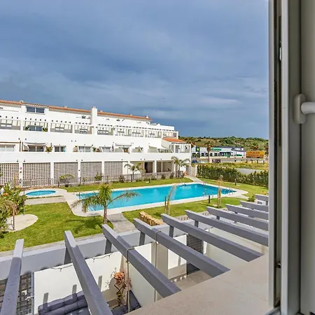 At 350m, Pool, Chillout Patio And Fibre Wifi Apartment