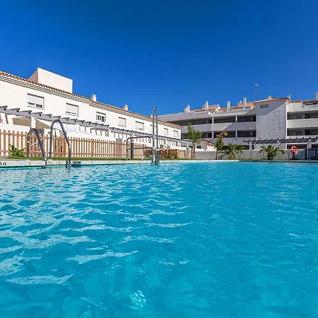 At 350m, Pool, Chillout Patio And Fibre Wifi Apartment