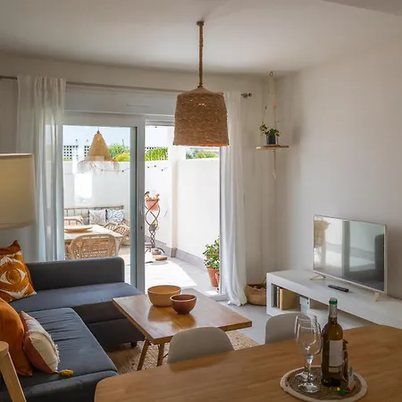 Apartment At 350m, Pool, Chillout Patio And Fibre Wifi *